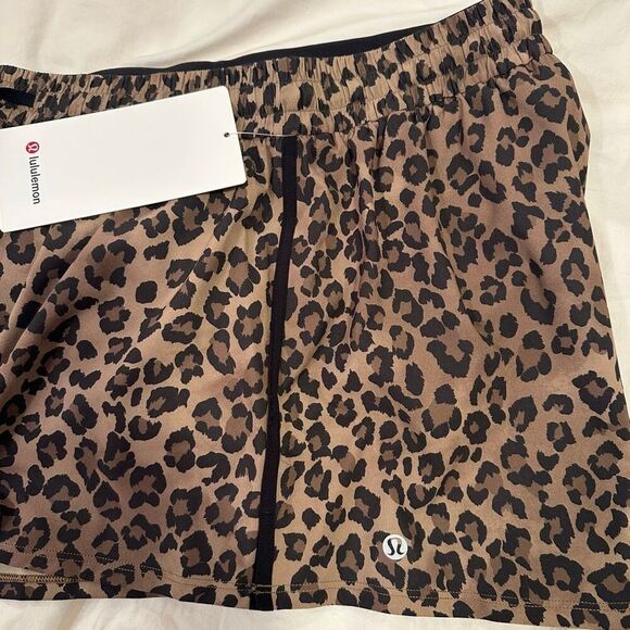 NWT XS swift relaxed high rise running shorts 2.5” lululemon leopard brown - Picture 5 of 8
